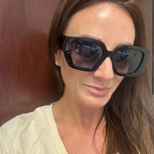 AGGA Black Oversized Sunglasses